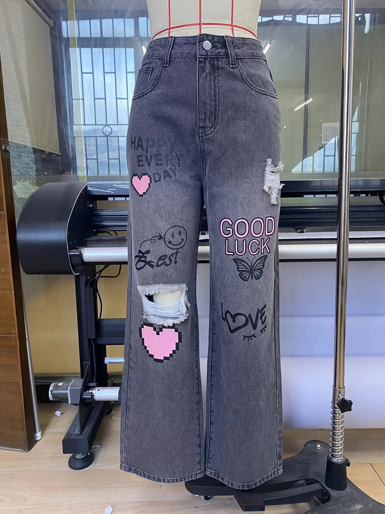 Heart Love Letter Graffiti Print Ripped Denim Pants, High Rise Washed Blue Valentine's Day Wide Leg Jeans, Women's Denim Jeans & Clothing