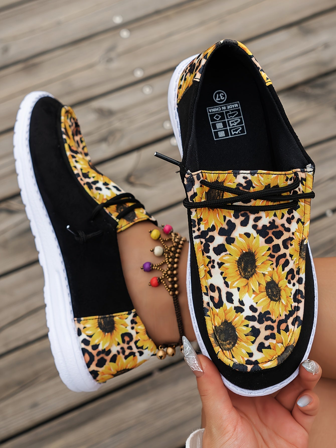 Women's Slip-on Canvas Shoes With Sunflower Print, Casual Round Toe Flats, Breathable Fabric Sneakers With Lace-up Detail, Comfortable Low Top Loafers For Everyday Wear