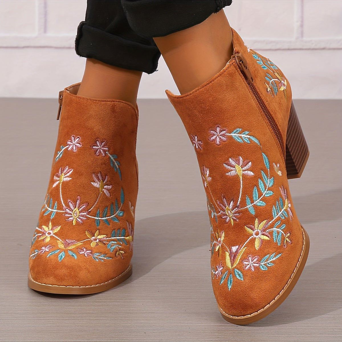 Women's Floral Embroidery Ankle Boots, Retro V-cut Stacked Chunky Heeled Shoes,, Pull On Cowboy Short Boots