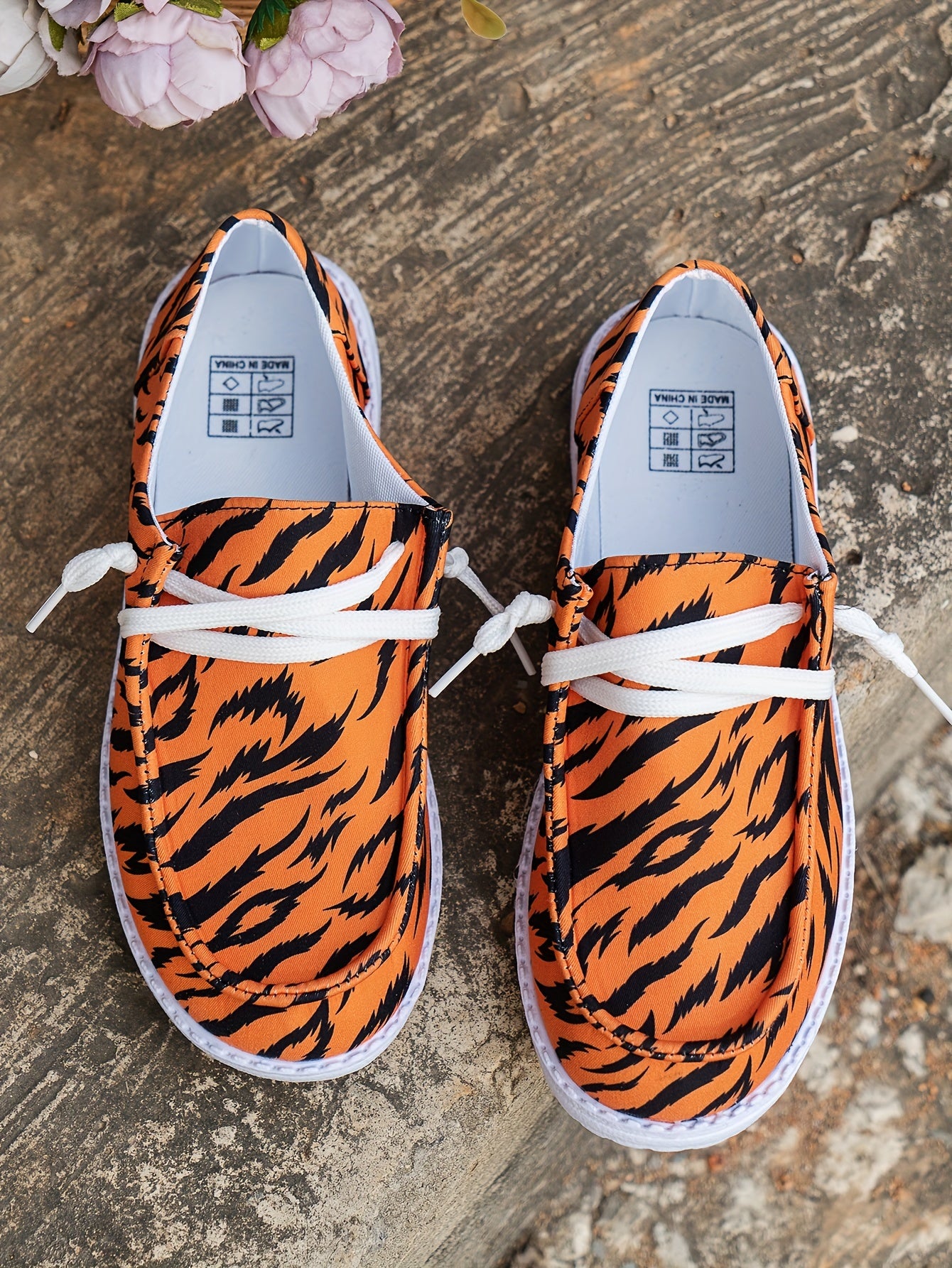 Tiger Print Women's Slip-On Sneakers, Low-Top Casual Shoes With Laces, Comfortable Sporty Flats