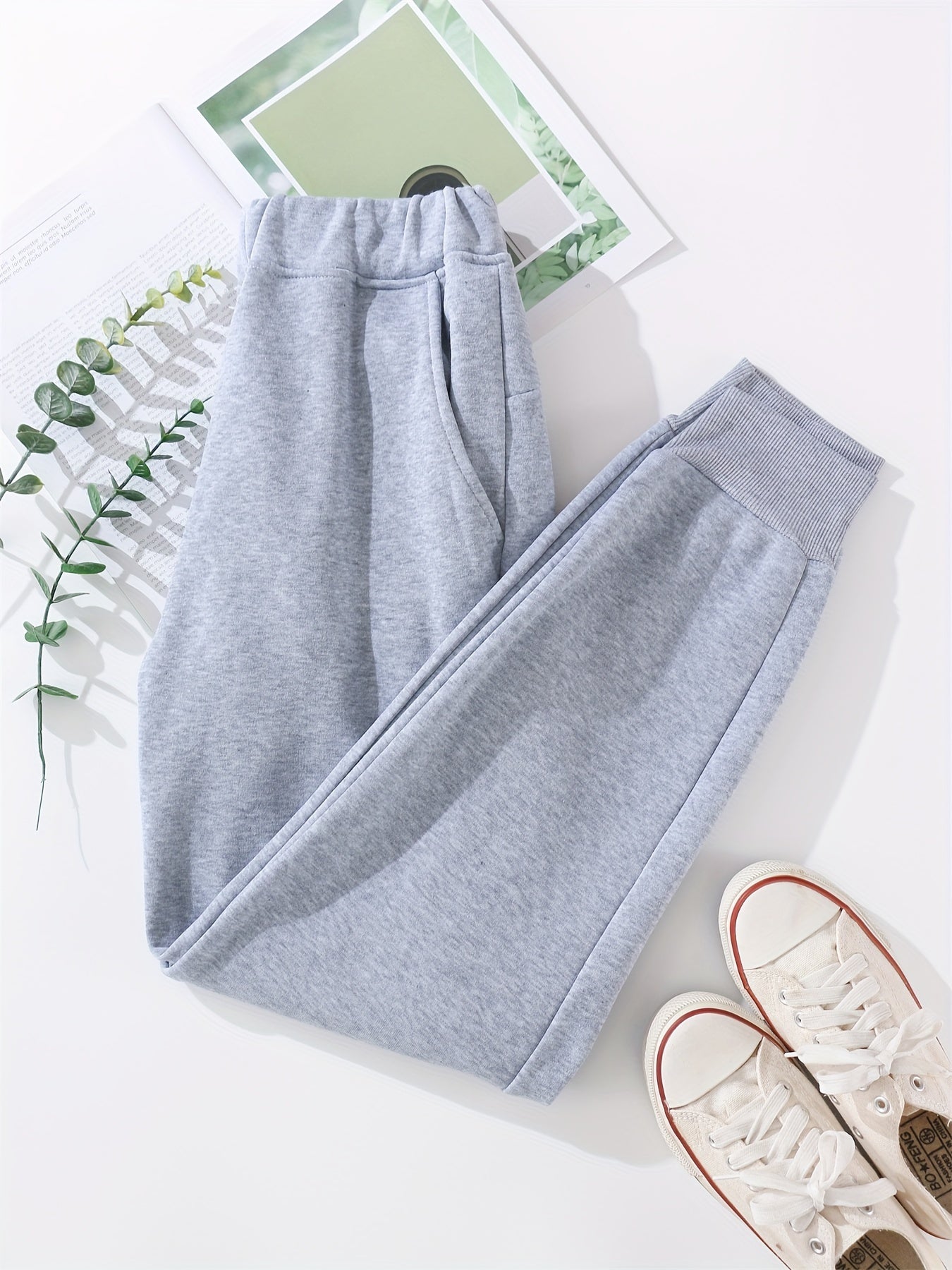 Women's Solid Color Sports Sweatpants 100% Polyester with Pockets, Casual Running Pants with Elastic Waist and Slight Stretch, Long Knit Fabric Harlan Trousers for Fall/Winter