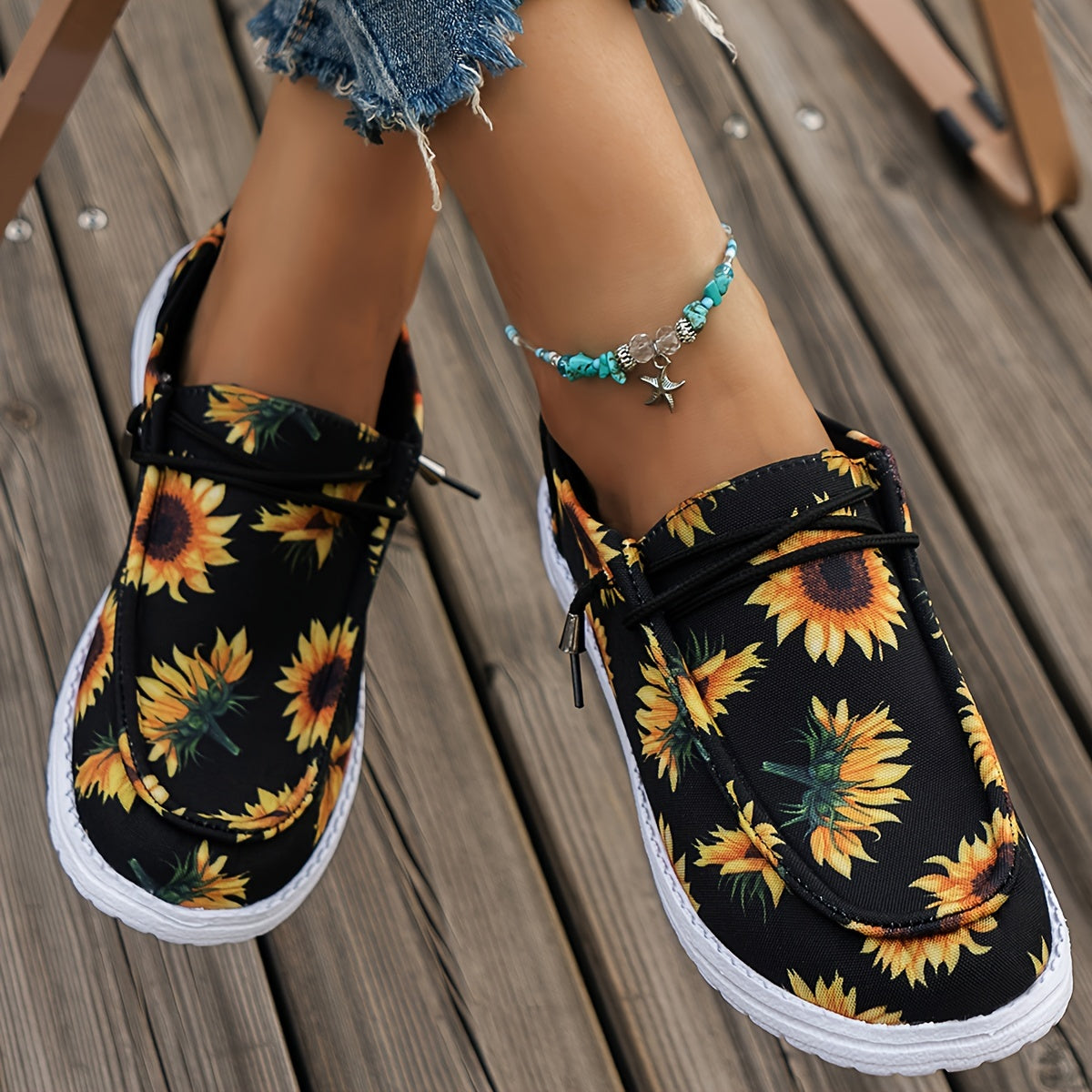 Women's Sunflower Print Slip-on Sneakers, Flat Casual Shoes, Lightweight Sports Shoes With Round Toe And Laces