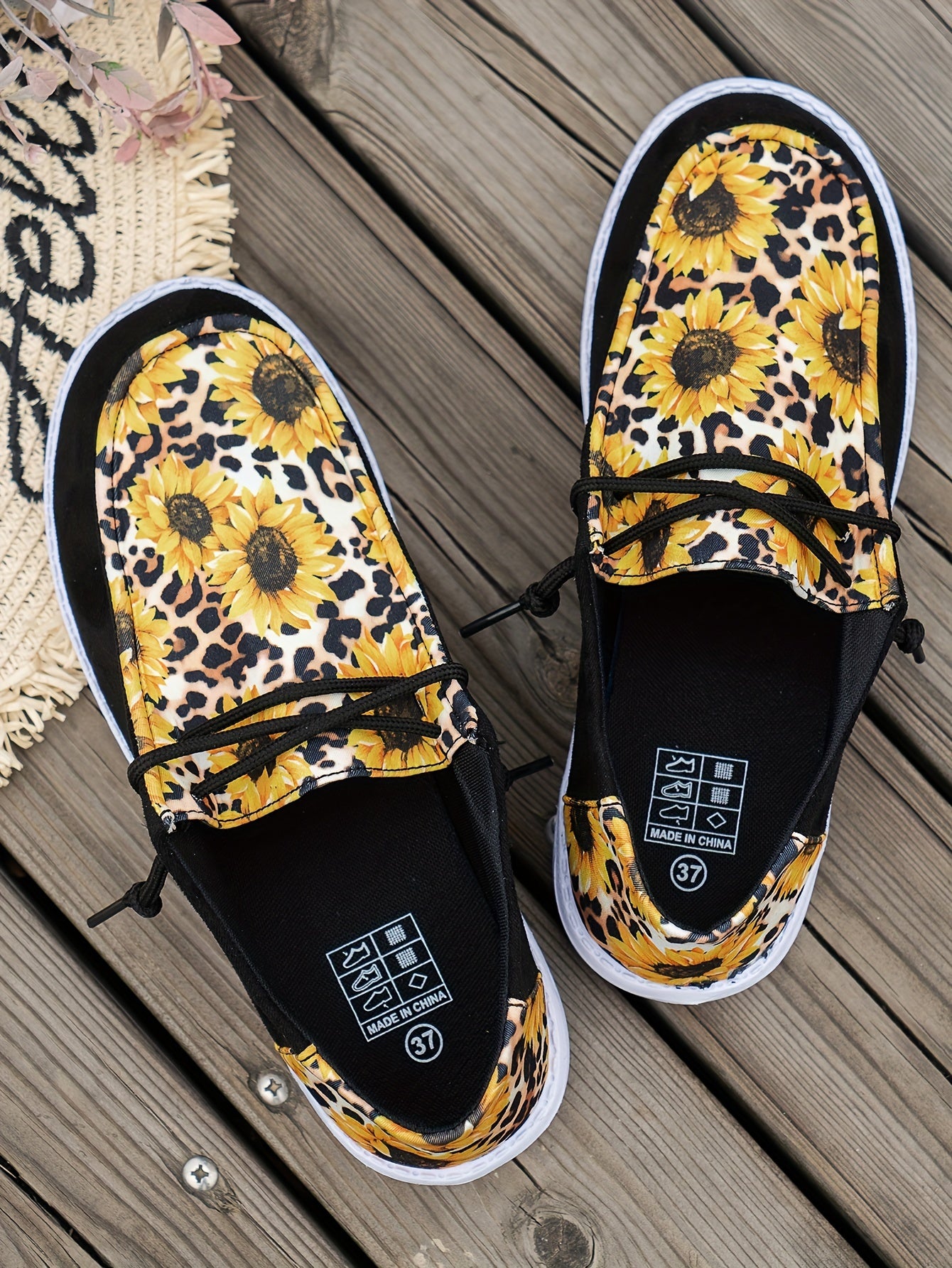 Women's Slip-on Canvas Shoes With Sunflower Print, Casual Round Toe Flats, Breathable Fabric Sneakers With Lace-up Detail, Comfortable Low Top Loafers For Everyday Wear