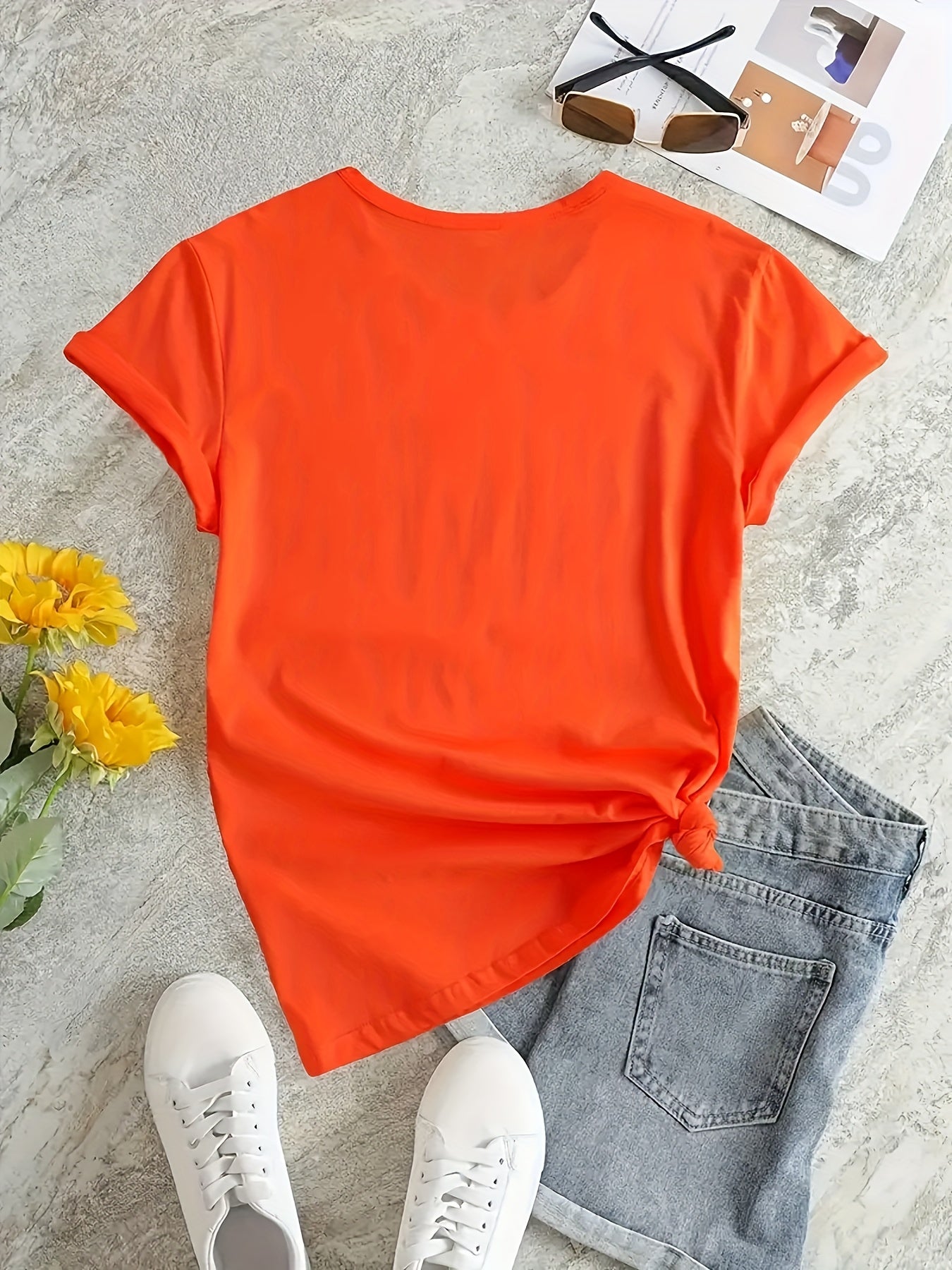 Heart Print Crew Neck T-shirt, Casual Short Sleeve Top For Spring & Summer, Women's Clothing