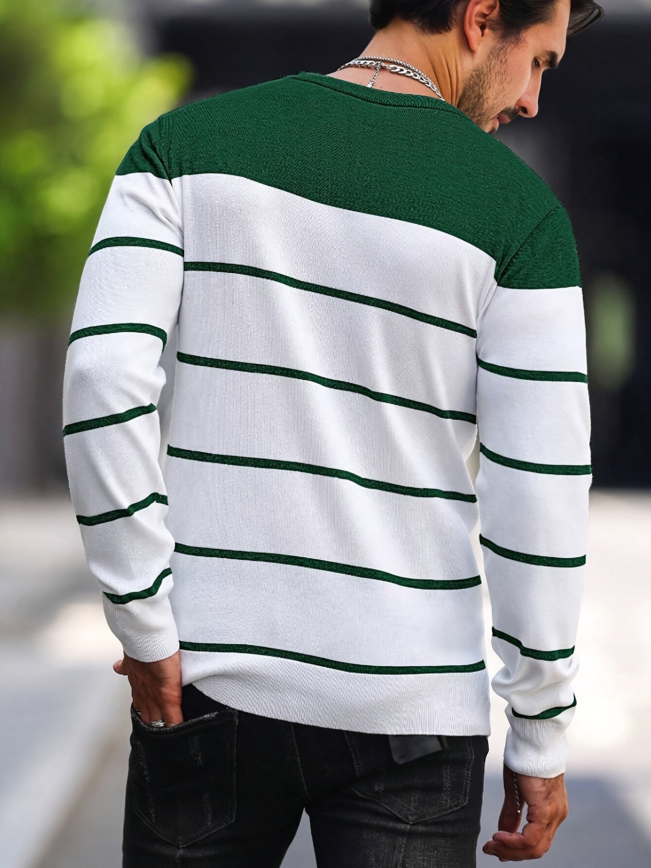 New 2024 Men's Small Striped Knit Sweater, Round Neck Pullover Men's Warm Top