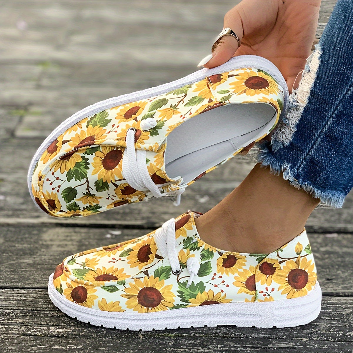 Women's Sunflowers Print Canvas Shoes, Casual Round Toe Low Top Flat Sneakers, Lightweight Walking Shoes