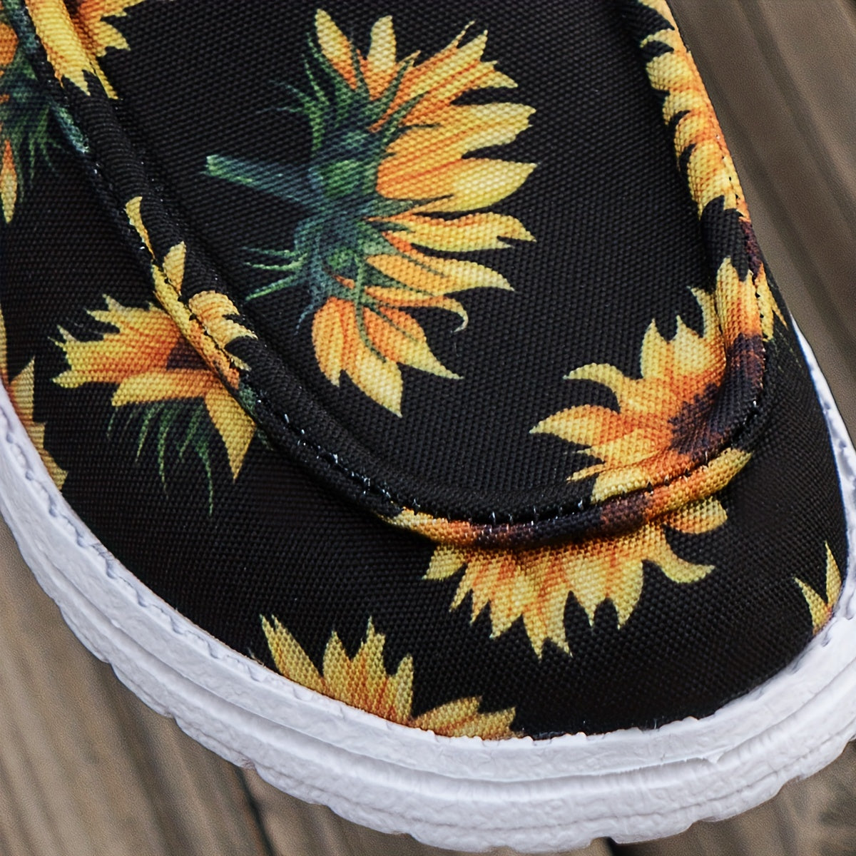 Women's Sunflower Print Slip-on Sneakers, Flat Casual Shoes, Lightweight Sports Shoes With Round Toe And Laces