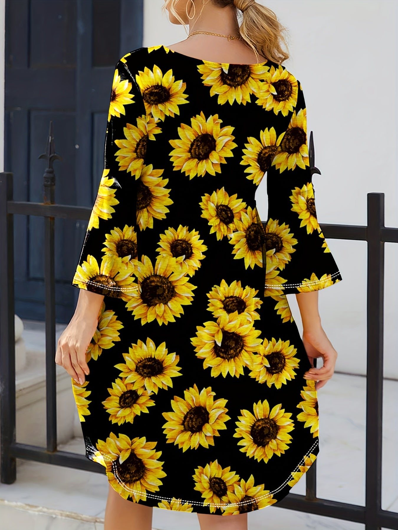 Plus Size Sunflower Print Loose Dress, Casual 3/4 Flare Sleeve Dress For Spring & Summer, Women's Plus Size Clothing