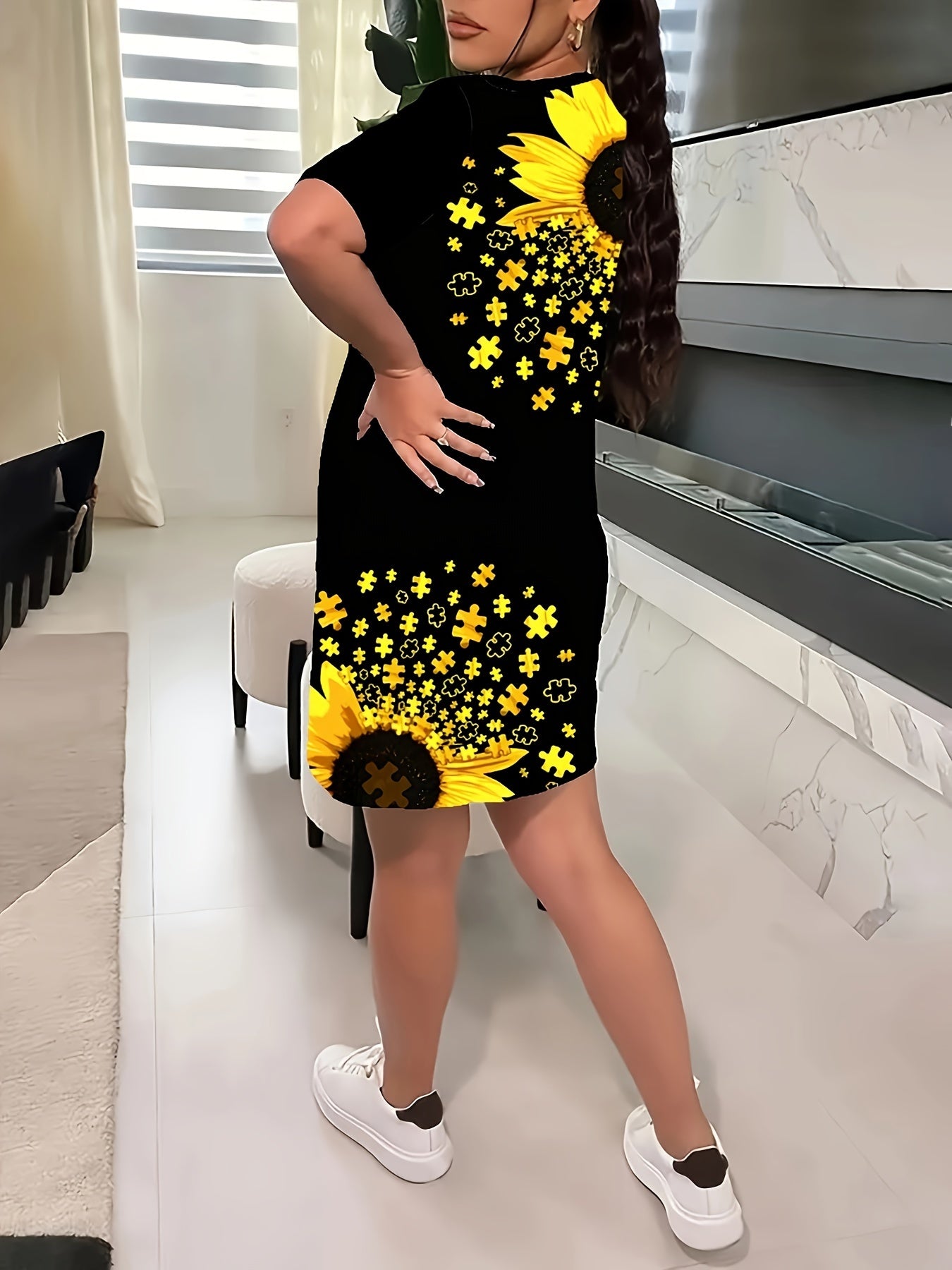 Plus Size Sunflower Print Tee Dress, Casual Short Sleeve Crew Neck Dress For Spring & Summer, Women's Plus Size Clothing