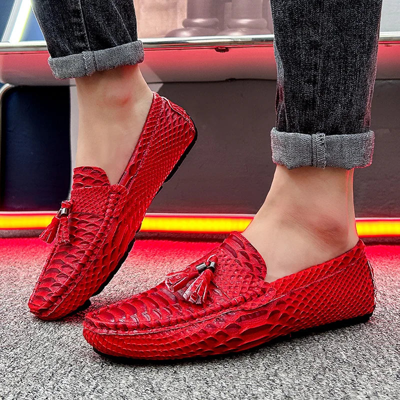 Hot sale Red Men Loafers Luxury Leather Boat Shoes Men Light Breathable Flat Slip On Shoes Big Size 47 Casual Moccasin Shoes Men