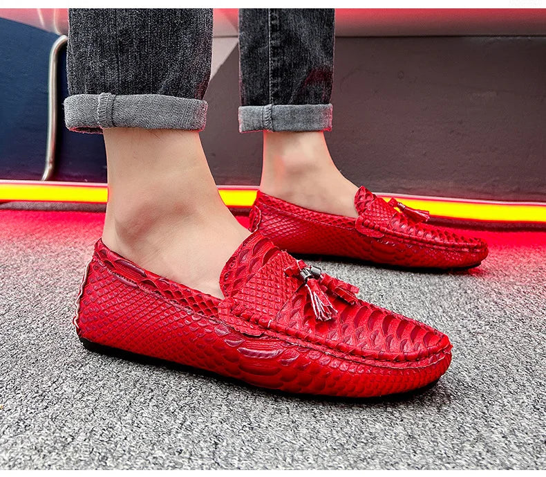 Hot sale Red Men Loafers Luxury Leather Boat Shoes Men Light Breathable Flat Slip On Shoes Big Size 47 Casual Moccasin Shoes Men