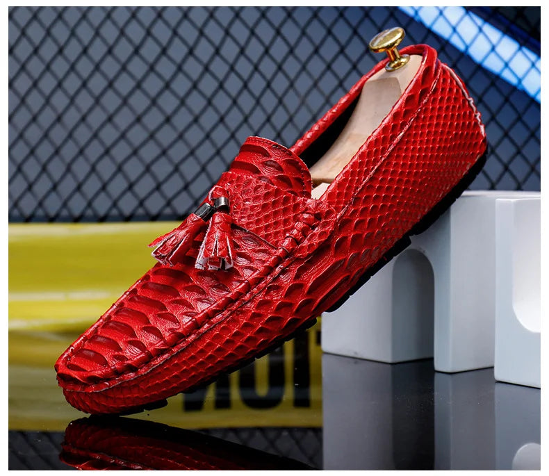 Hot sale Red Men Loafers Luxury Leather Boat Shoes Men Light Breathable Flat Slip On Shoes Big Size 47 Casual Moccasin Shoes Men