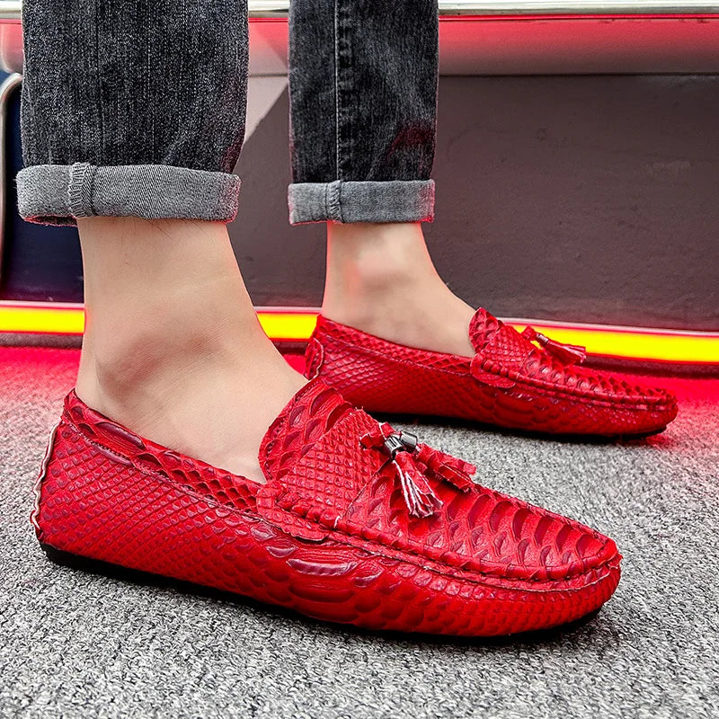 Hot sale Red Men Loafers Luxury Leather Boat Shoes Men Light Breathable Flat Slip On Shoes Big Size 47 Casual Moccasin Shoes Men