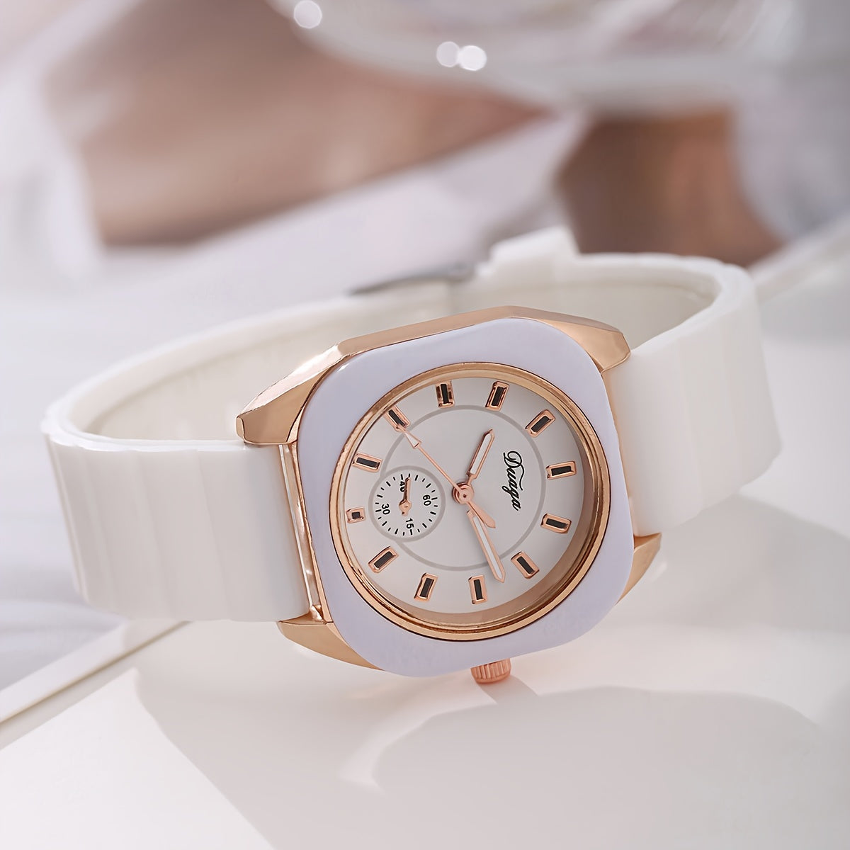 1PC Ladies Simple And Clean Temperament All Comfortable Silica Gel Decorated Quartz Watch