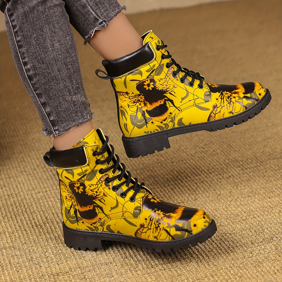 Women's Trendy Bee Print Short Boots, Fashion Lace Up Ankle Boots, Women's Comfortable Boots