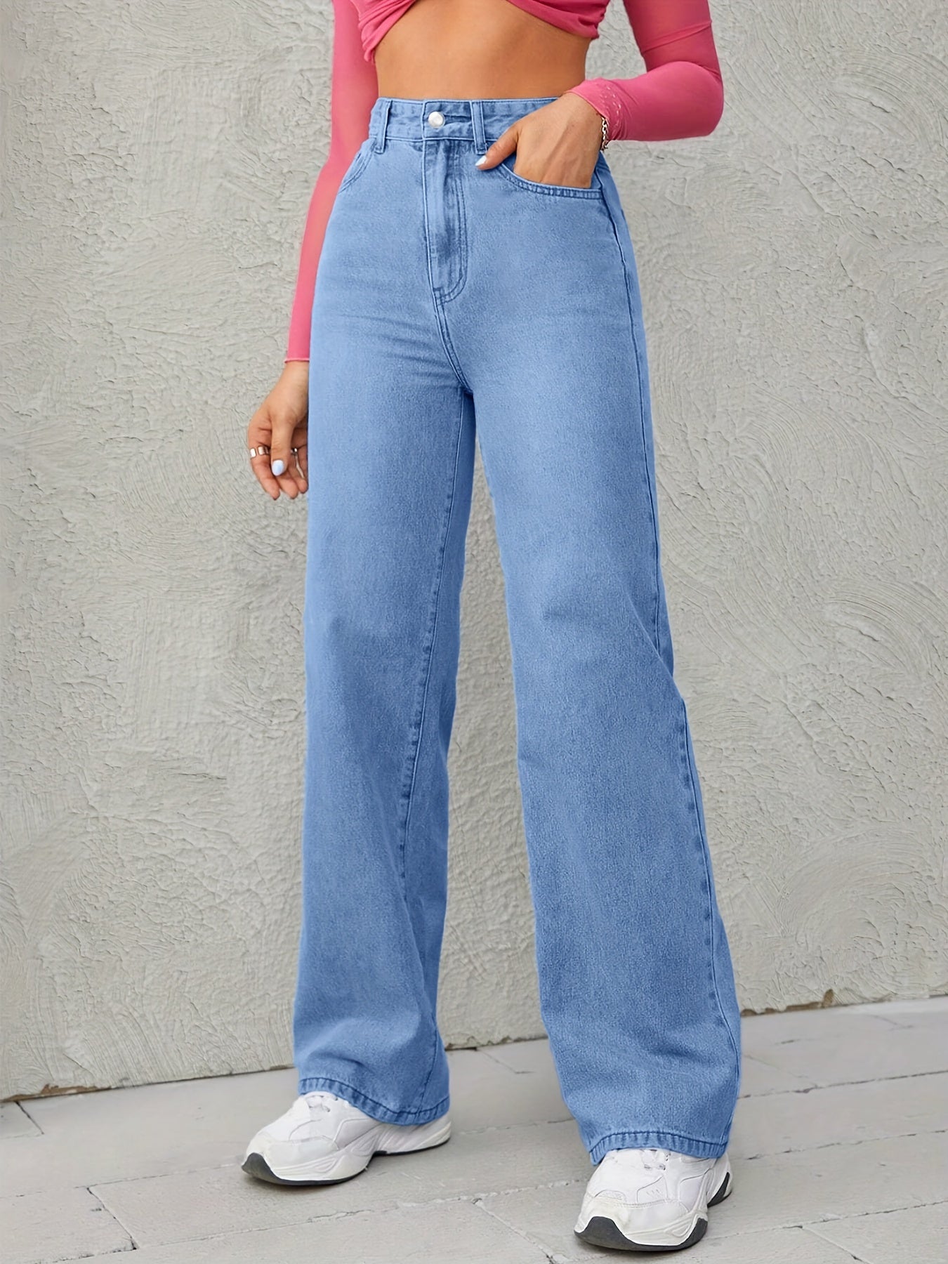 High waisted loose comfortable wide leg jeans blue light wash diagonal pockets medium stretch straight jeans