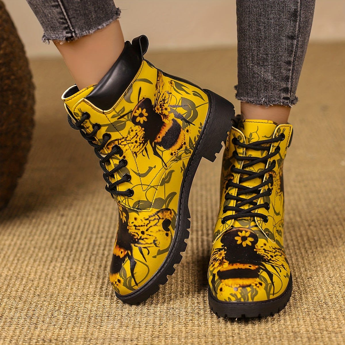 Women's Trendy Bee Print Short Boots, Fashion Lace Up Ankle Boots, Women's Comfortable Boots