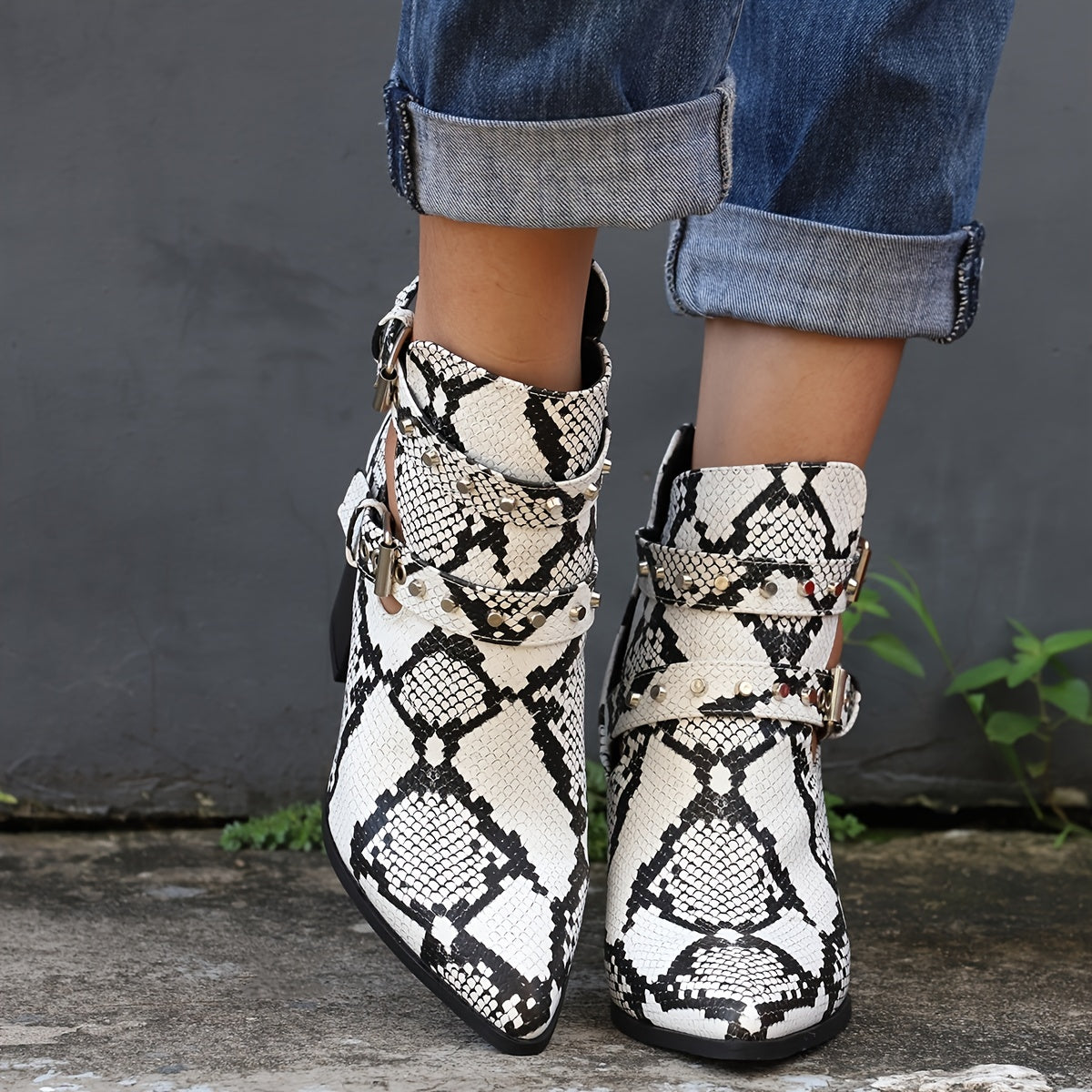 Women's Snakeskin Printed Ankle Boots, Fashion Pointed Toe Buckle Strap Chunky Heels, Casual Short Boots