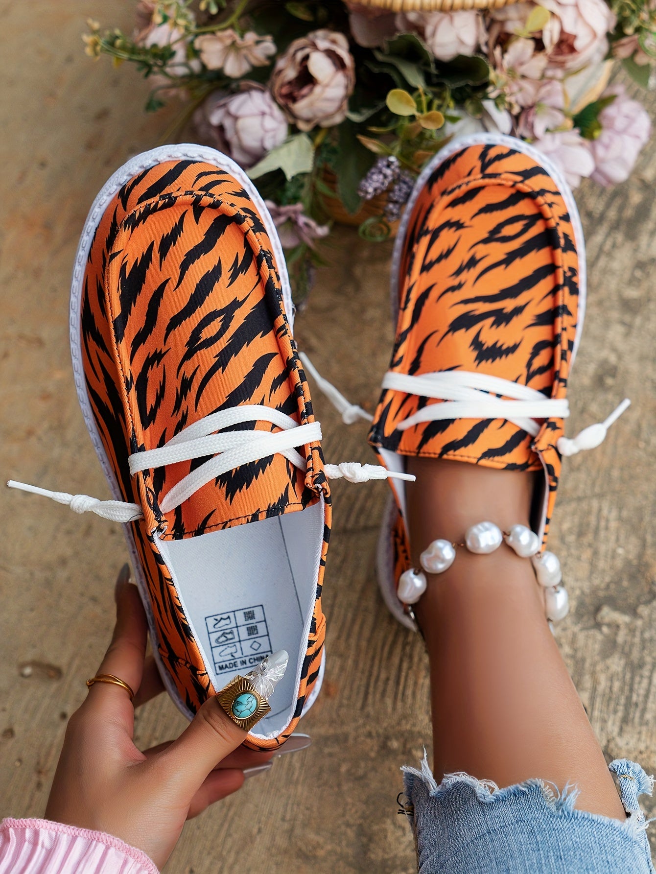 Tiger Print Women's Slip-On Sneakers, Low-Top Casual Shoes With Laces, Comfortable Sporty Flats