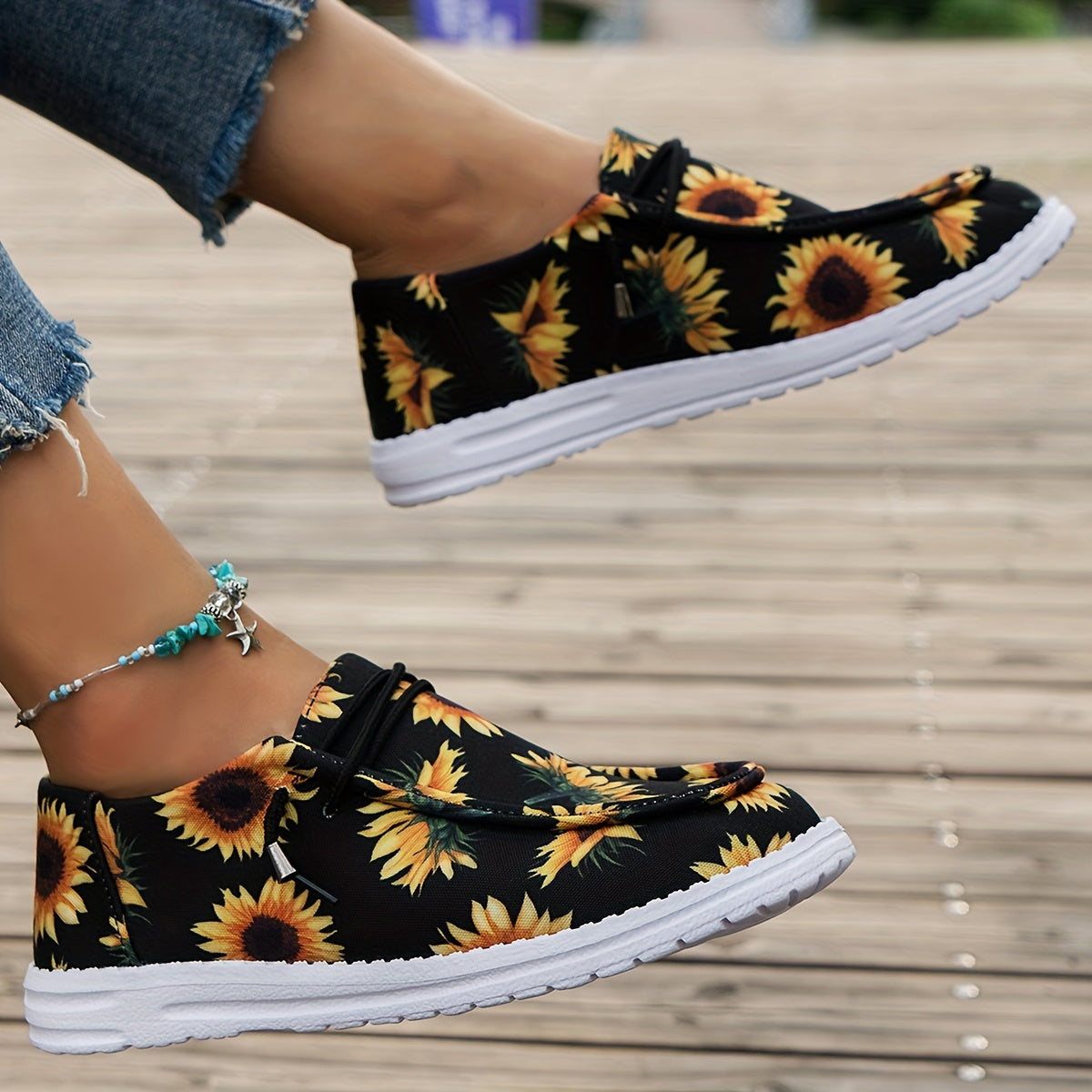 Women's Sunflower Print Slip-on Sneakers, Flat Casual Shoes, Lightweight Sports Shoes With Round Toe And Laces